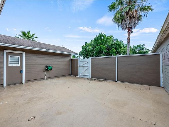 3rd image of 754 Ashley Ln