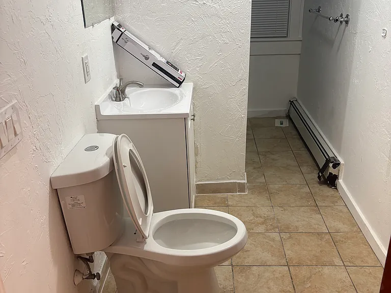 208 Perry Ave #1 — Photo 5
