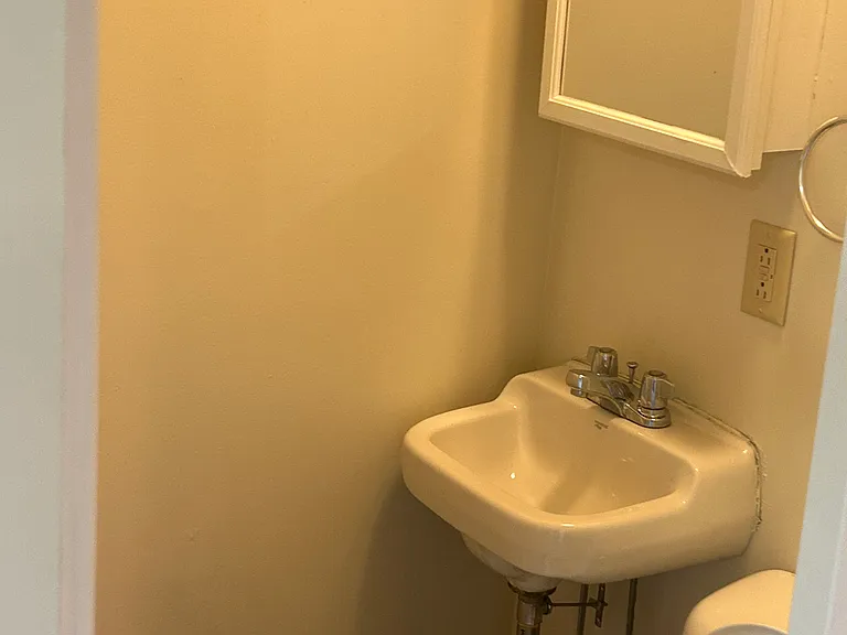 617 N Main St — Photo 7