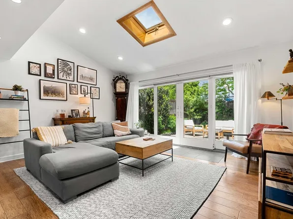 67-67B Hampshire St, Cambridge, MA 02139