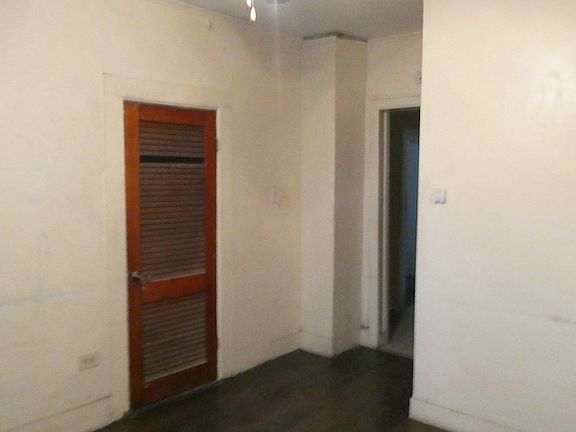 3rd image of 3827 S Wolcott Ave
