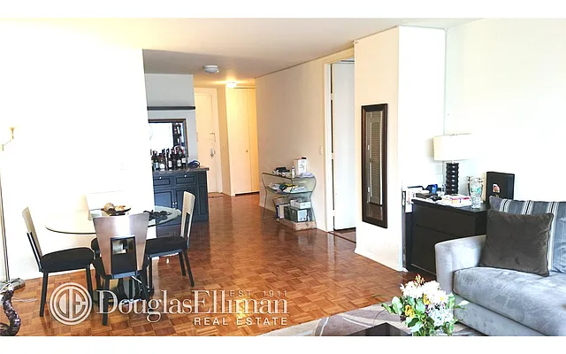 Rented by Douglas Elliman | media 19