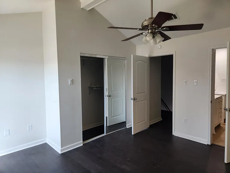 434 Longwood Ct #D — Photo 15