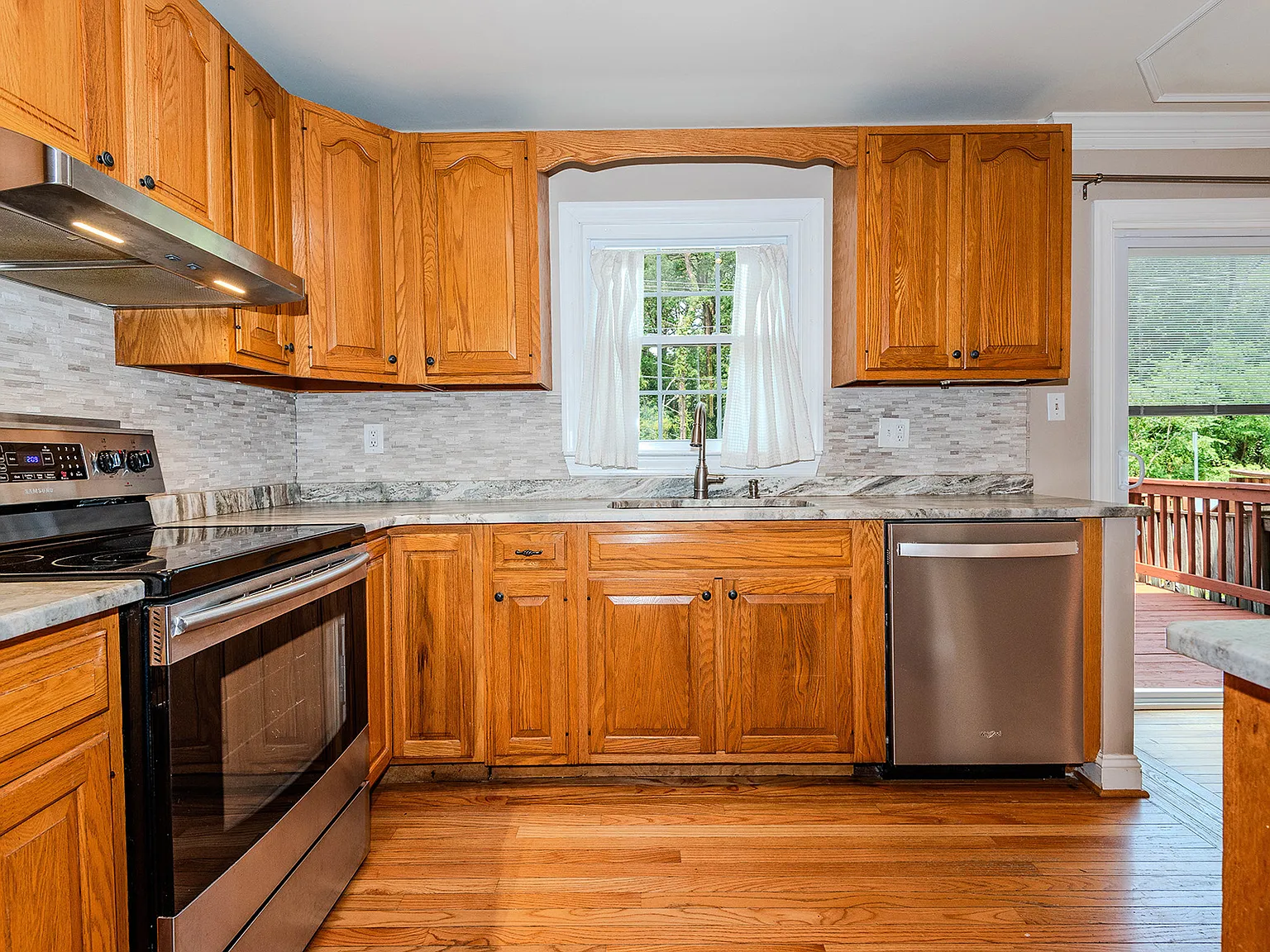 3 bed, 1800 sqft, $2,600 — Photo 4