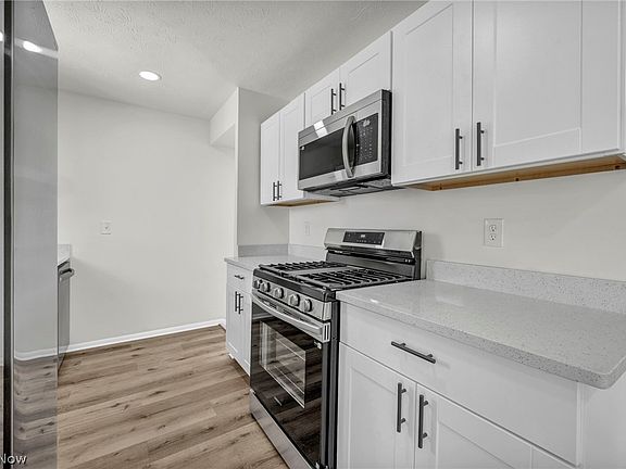 4th image of 15424 Holland Rd