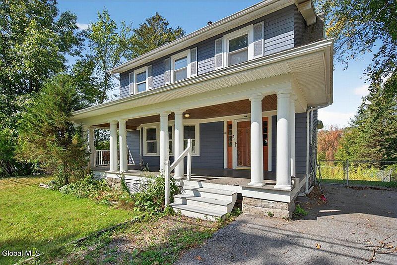2nd image of 14 Northern Pines Road