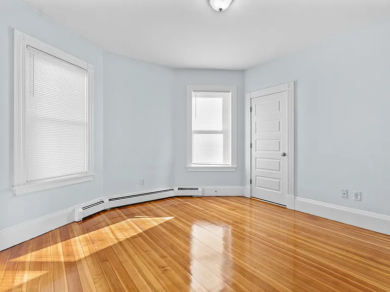 15 Romsey St #1 — Photo 12