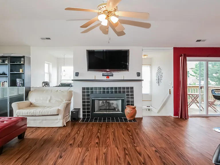 1723 Coburn Ct — Photo 5