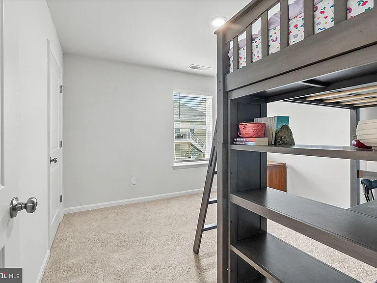 109 Woodford Dr — Photo 35