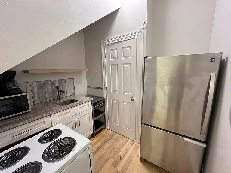 1925 N Albany Ave #1L — Photo 10
