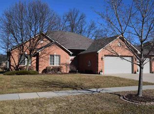 37379 Creekview Ln, New Baltimore, MI 48047