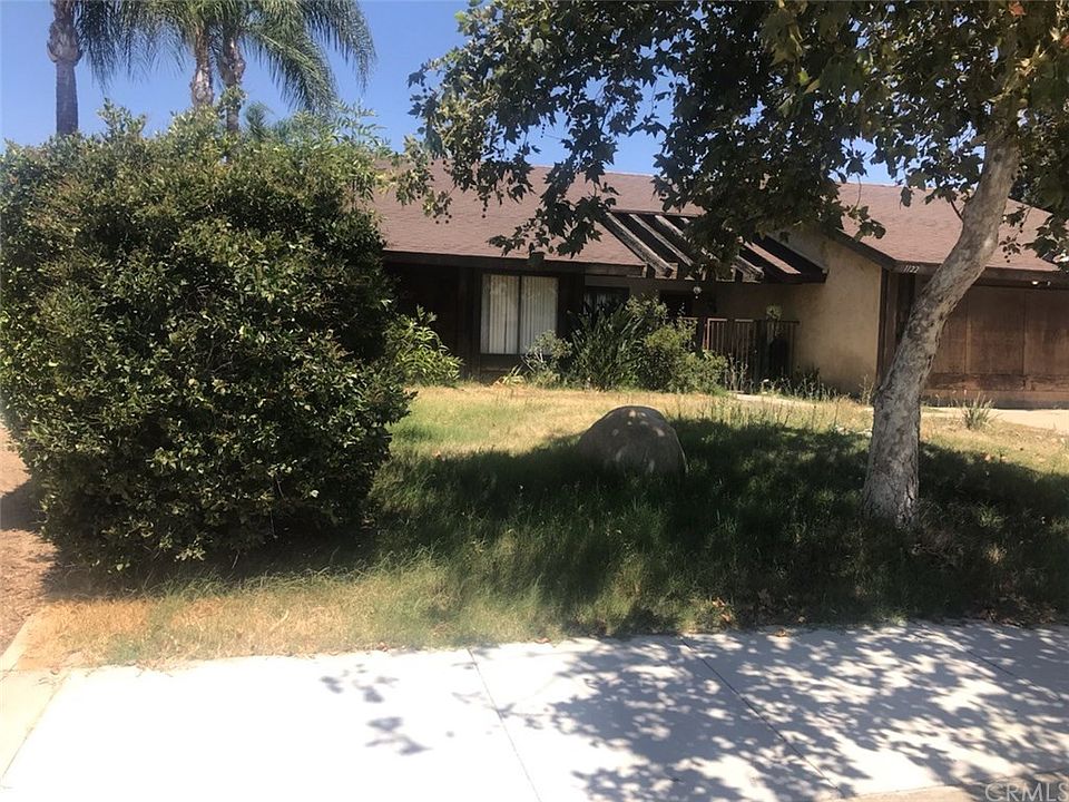 2nd image of 1122 Tropicana Ct