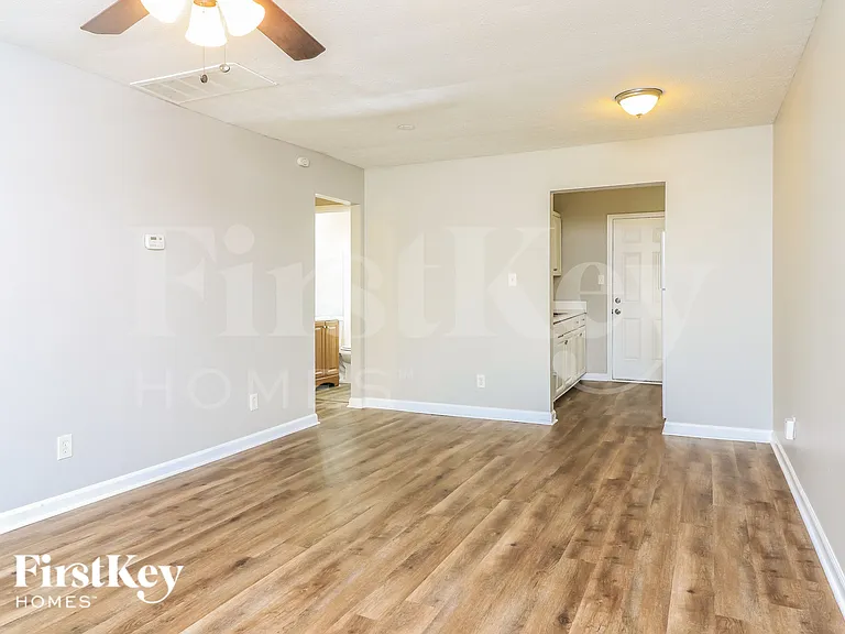 1910 Brownsville Rd #2 — Photo 5