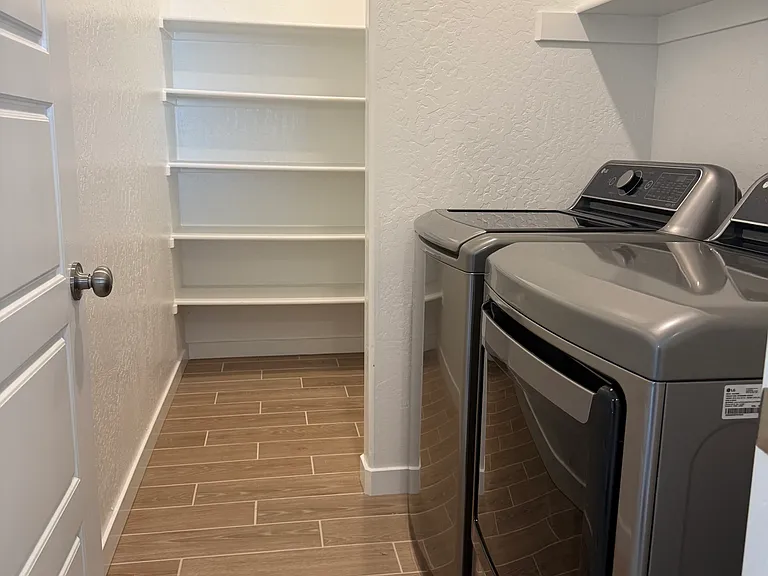 3290 La Mirada Ave — Photo 10