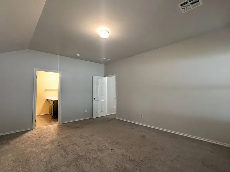 834 Highgarden Cir — Photo 7