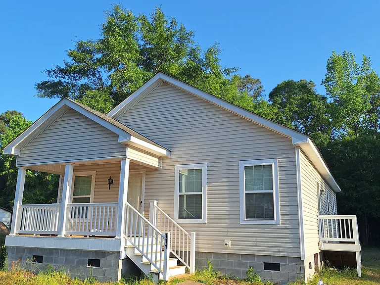 111 Orleans St — Photo 1