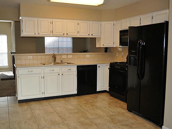 5th image of 815 Buckeye Pl