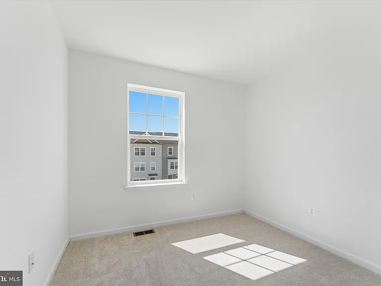 505 Fontana Cir — Photo 24