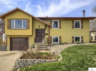 5824 S 91st St, Omaha, NE 68127