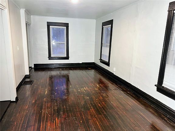 4th image of 148-150 Flanders St