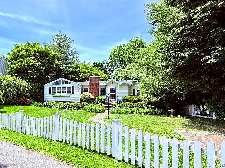 12 Ervilla Dr — Photo 36