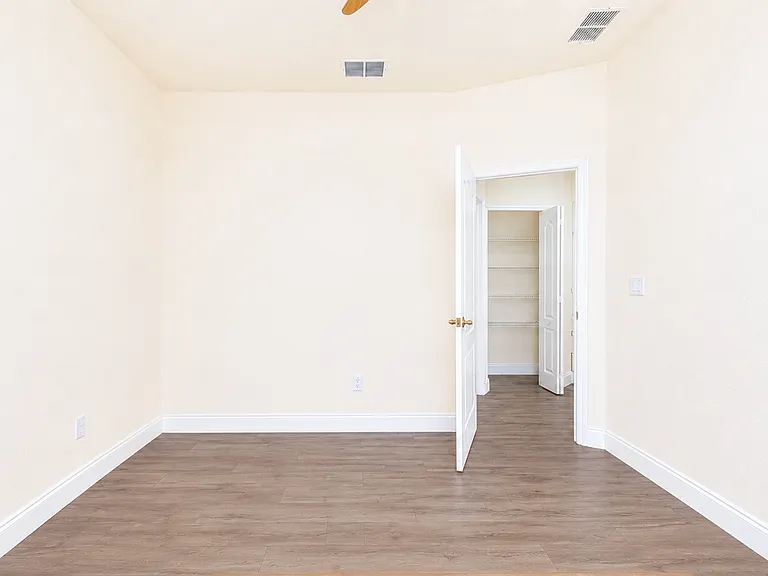 19 Old Port Cir — Photo 21