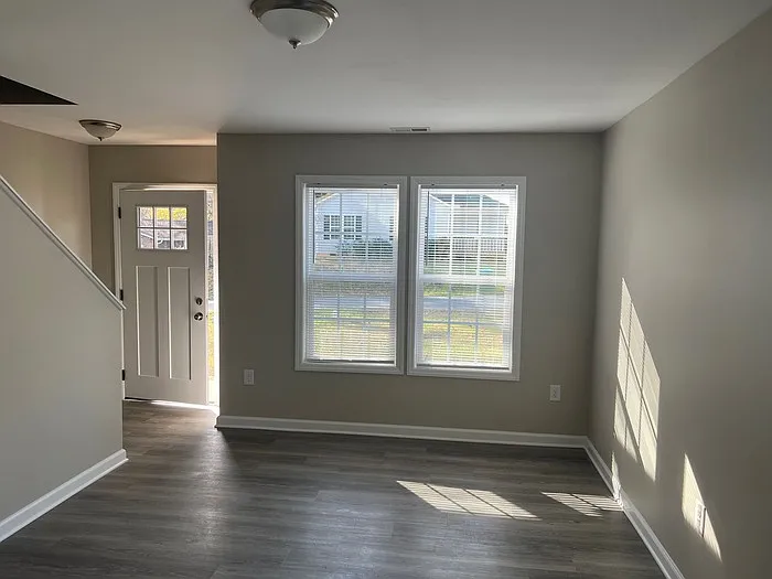 2 bed, 1.5 bath, $1,260 — Photo 4