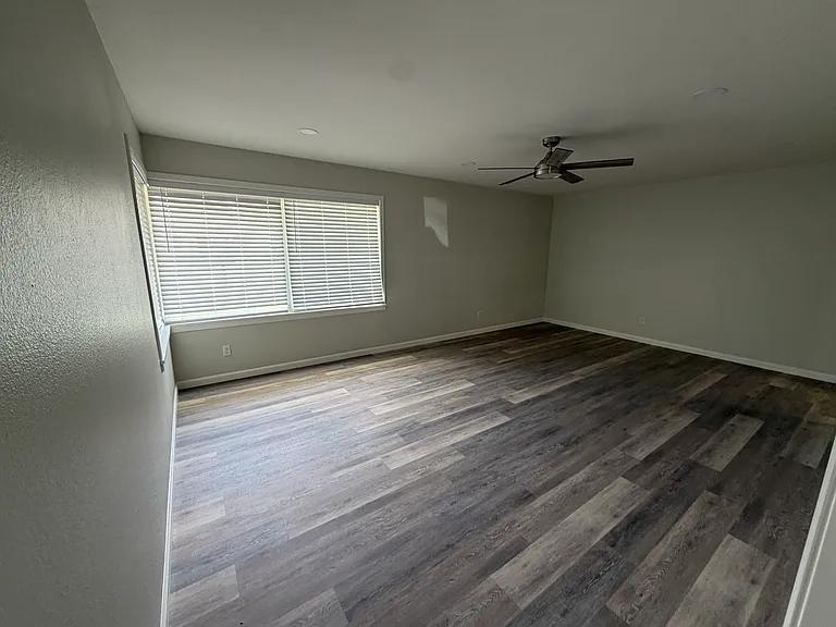 2729 Rio Grande St — Photo 3