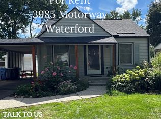 3985 Motorway Dr, Waterford, MI 48328