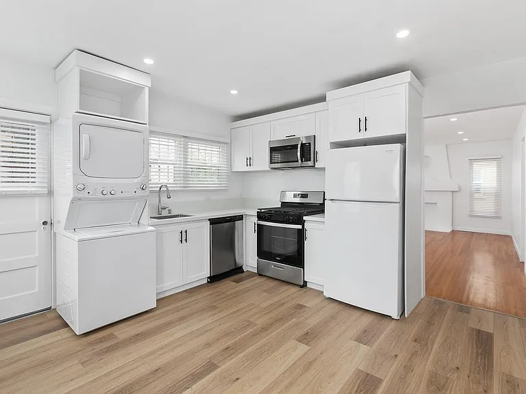 3647 Georgia St — Photo 3