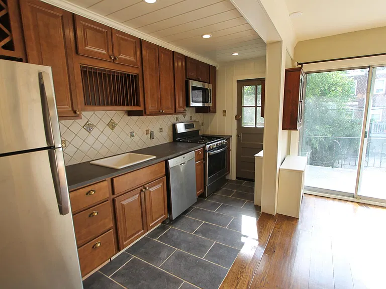 346 E Meehan Ave — Photo 17