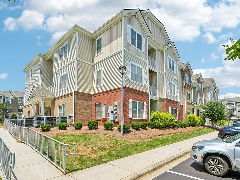 McDowell Creek Court — Photo 4