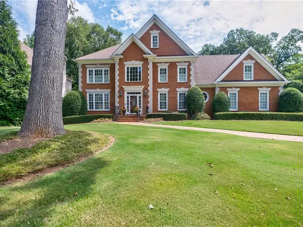 5201 Brooke Farm Dr, Dunwoody, GA 30338