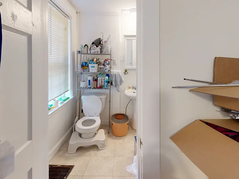 38 Gibson St #3B — Photo 6