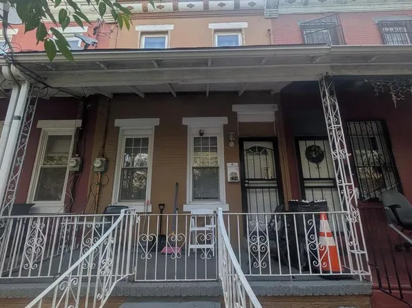 126 N 24th St, Camden, NJ 08105