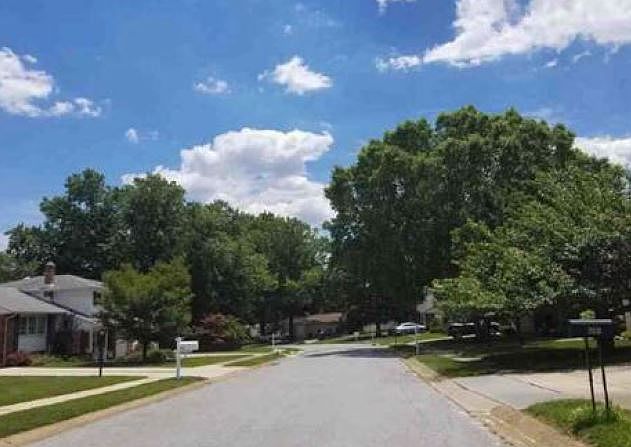 2nd image of 2607 Lamper Ln