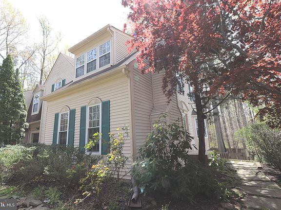 3rd image of 7907 Gambrill Ct