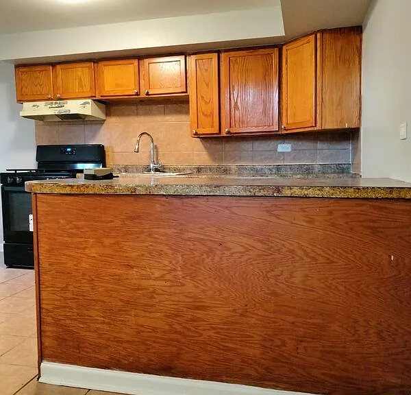 11540 S Peoria St — Photo 7