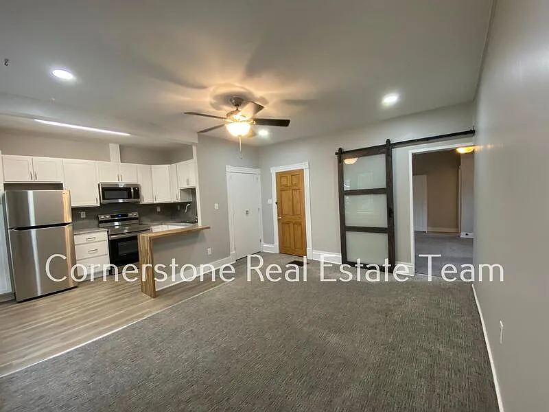 2406 W Kiowa St — Photo 3