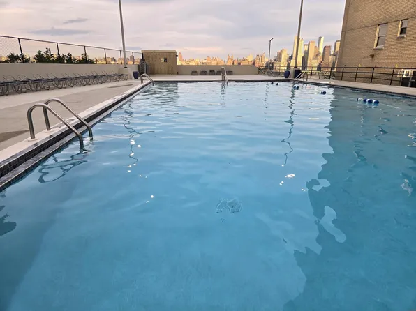 6600 Boulevard East APT 17g, West New York, NJ 07093