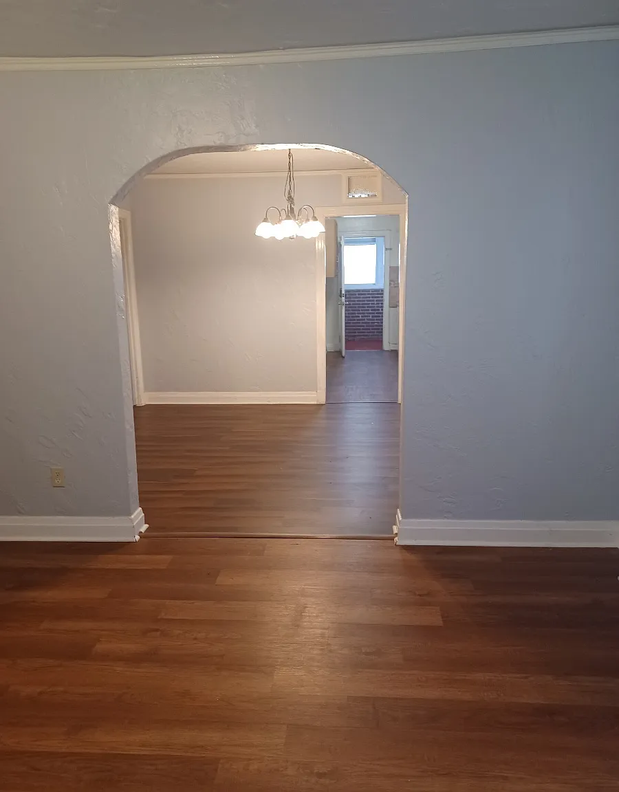 5918 N Pearl St — Photo 1