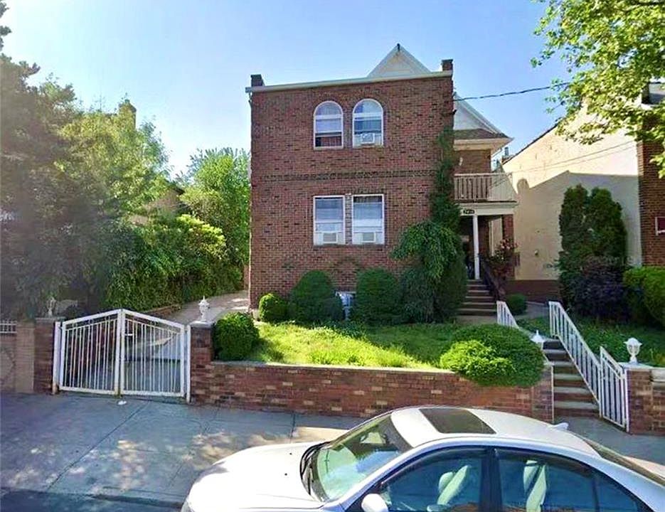 2nd image of 7414 12th Ave