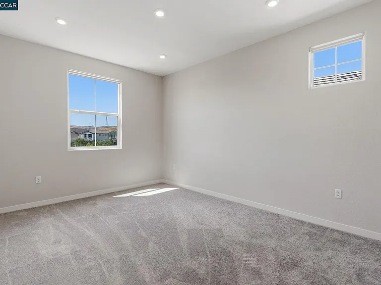 49 E Funderburg Blvd — Photo 28