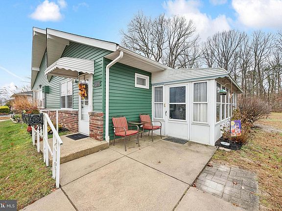 4th image of 203 Elmtowne Blvd