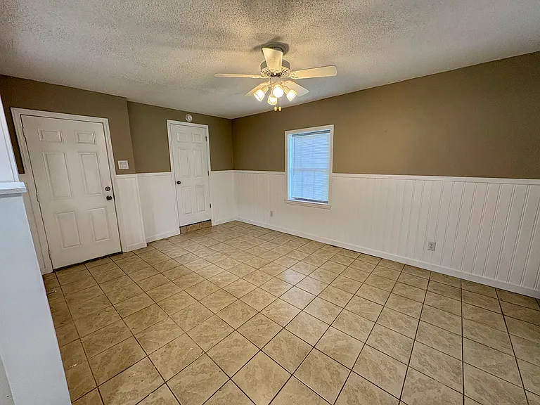 926 Medford Ave — Photo 5