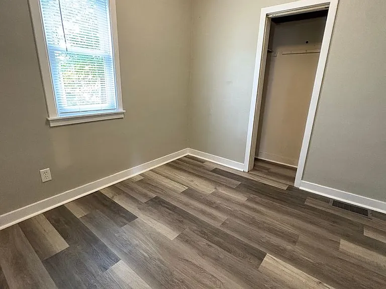 1115 Hollister Ave — Photo 5