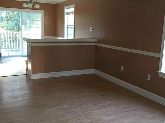 4th image of 207 McDonald Dr