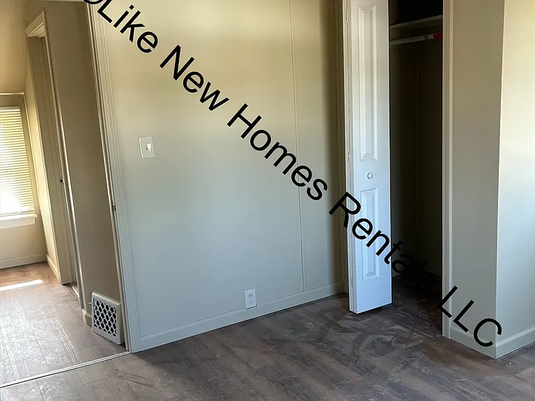 527 Fletcher St — Photo 12