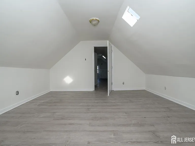 377 Delavan St #3 — Photo 5