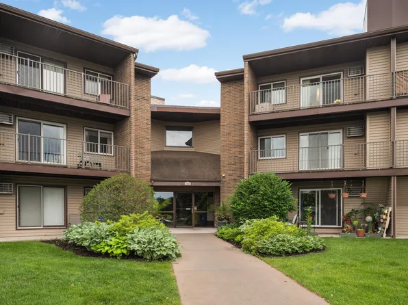 3440 Golfview Dr Unit 112, Eagan, MN 55123